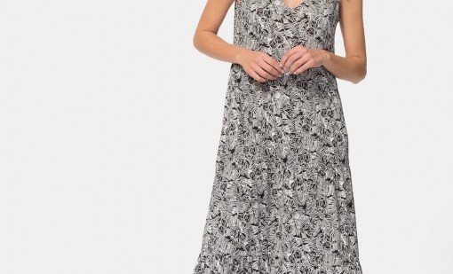 Rebajas de Carrefour: 10 vestidos anchos, fresquitos y tirados de precio que enamorarán a las mujeres de 50