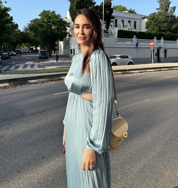 Ocho vestidos de las rebajas de Sfera que triunfan entre las mujeres de 50