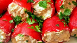 pimientos-del-piquillo-rellenos-version-fria-ideal-tupper