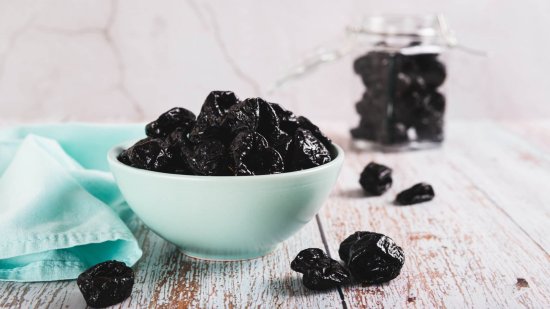 Motivos por los que tomar ciruelas pasas