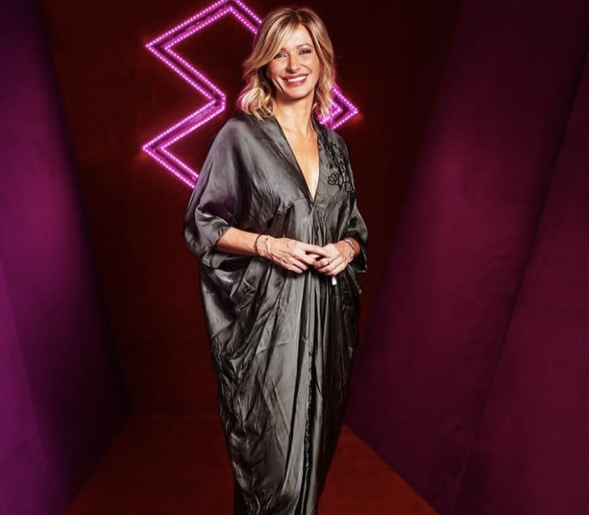 Diez vestidos de las rebajas de Venca tirados de precio que las mujeres de +50 comprarán ahora y llevarán en otoño