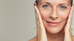mujer más 50 rejuvenecer