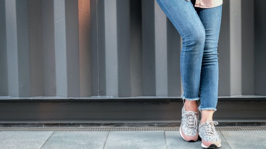 Parfois tiene un clon súper barato de las zapatillas Geox que arrasan entre las mujeres +50: son cómodas, bonitas y pegan con todo