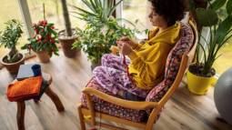 Así puedes aprender a tejer a crochet una manta en zigzag