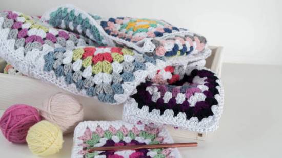 Posaplatos, centros y caminos de mesa a crochet: ideas para vestir tu mesa del comedor