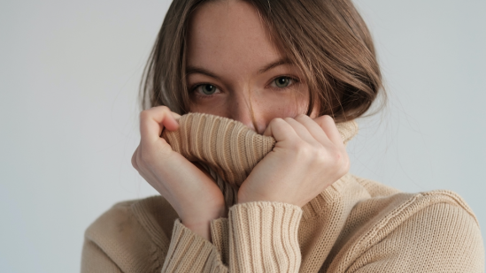 Seis jerséis sueltecitos de C&A que están arrasando en su Black Friday entre las mujeres +50 porque son calentitos, cómodos y están tirados de precio