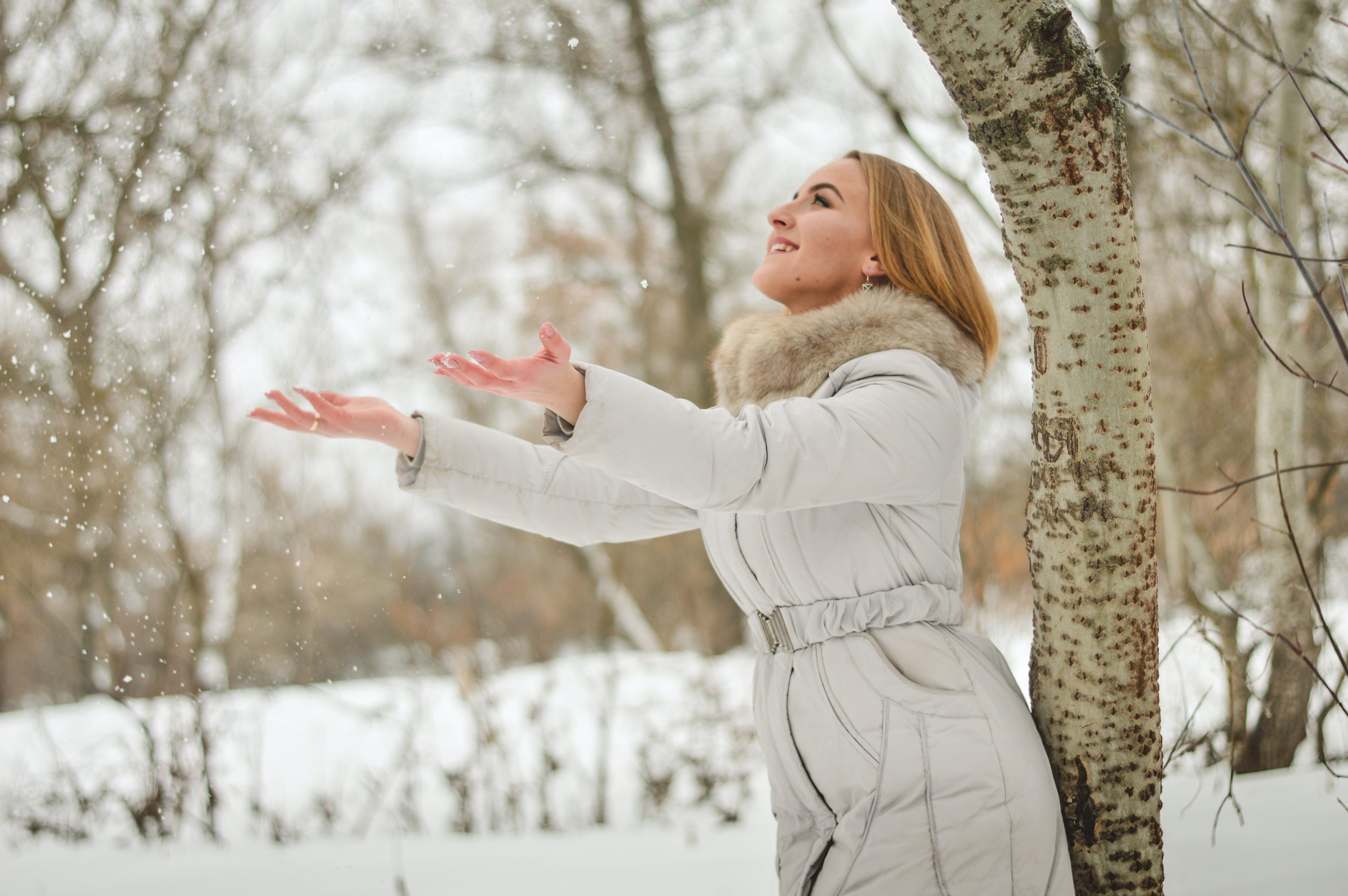 Decathlon tiene el abrigo de Quechua que agotarán las mujeres +50 para hacer frente a la ola de frío: calentito, cómodo y muy rebajado