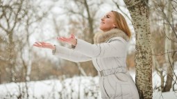 Decathlon tiene el abrigo de Quechua que agotarán las mujeres +50 para hacer frente a la ola de frío: calentito, cómodo y muy rebajado