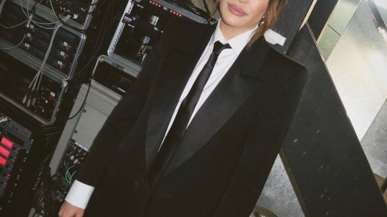 Las mujeres +50 agotarán en Sfera este traje de chaqueta de fiesta perfecto para los eventos de Navidad porque es elegante, holgado y barato