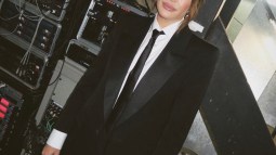 Las mujeres +50 agotarán en Sfera este traje de chaqueta de fiesta perfecto para los eventos de Navidad porque es elegante, holgado y barato