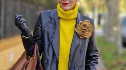 Sfera rebaja a menos de 18 euros los jerséis que arrasan entre las mujeres +50 porque son anchos, bonitos y calentitos para el frío