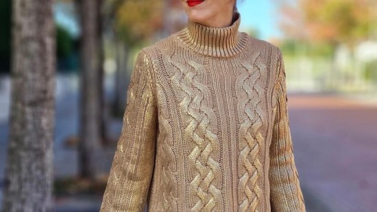 Cortefiel tiene el jersey perfecto para los looks de fiesta de las mujeres +50: cómodo, elegante y queda bien con falda o pantalón