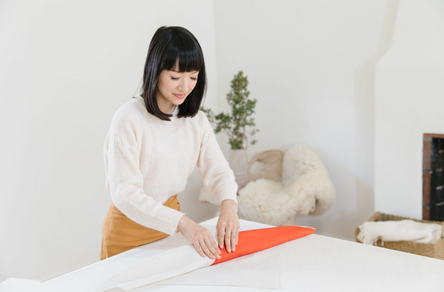 Marie Kondo, envolviendo con un furokhisi