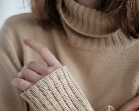 Lefties tiene cuatro conjuntos de punto tirados de precio que causan furor entre las mujeres +50 porque son cómodos y calentitos