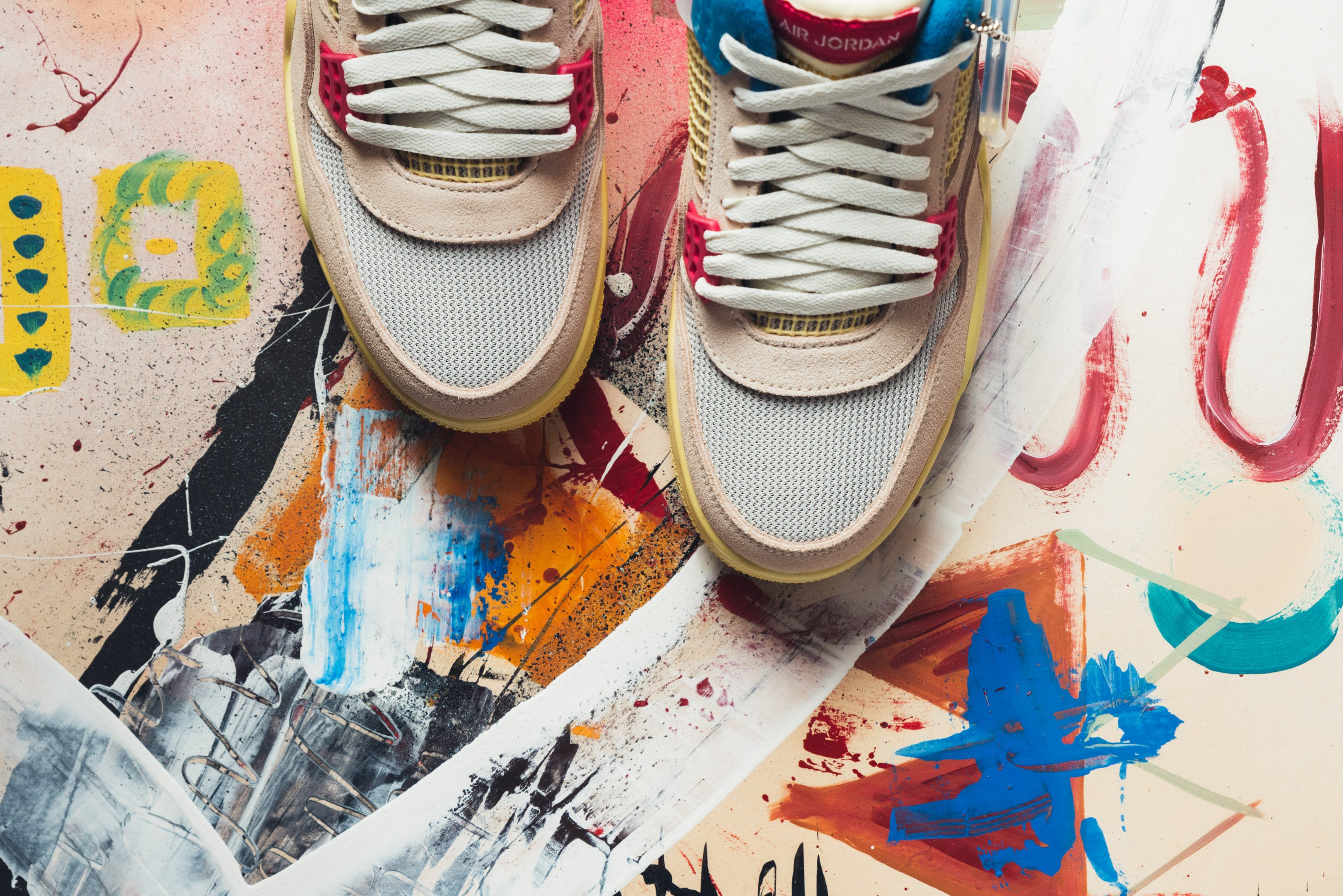 El Corte Inglés rebaja las zapatillas que las mujeres +50 querrán como regalo el Día de Reyes: cómodas y versátiles