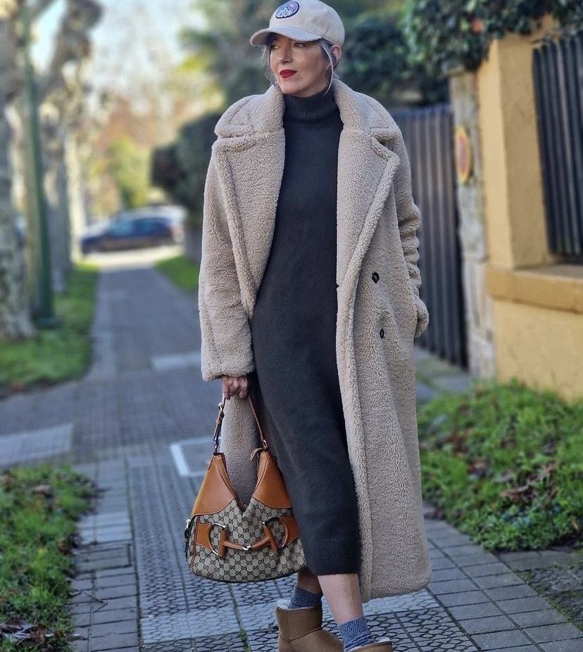 Cinco vestidos sueltecitos de Stradivarius por menos de 30 euros que las mujeres +50 querrán como regalo de Día de Reyes