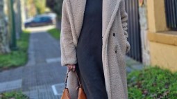 Cinco vestidos sueltecitos de Stradivarius por menos de 30 euros que las mujeres +50 querrán como regalo de Día de Reyes