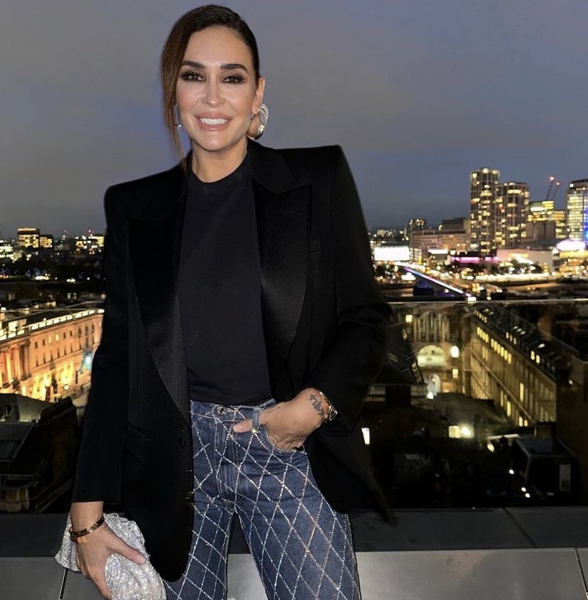 Las americanas de Massimo Dutti que las mujeres +50 están fichando para comprar en rebajas y que ya tienen descuento