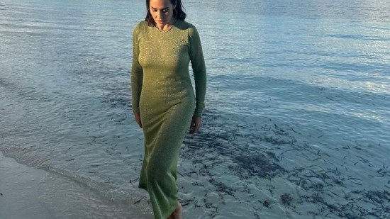 Rebajas de Zara: seis vestidos sueltecitos por menos de 20 euros que están causando furor entre las mujeres +50