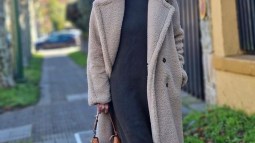 Seis vestidos sueltecitos de Lefties por menos de 13 euros que arrasan entre las mujeres +50 en estas rebajas de enero