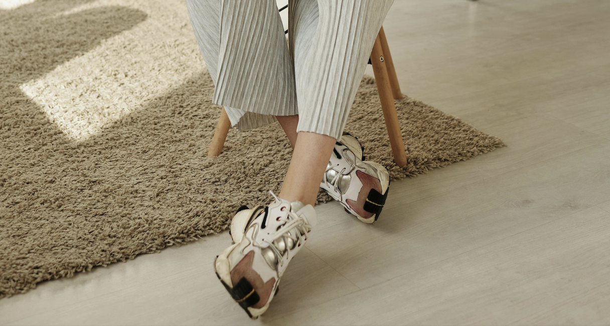 Las mujeres +50 están invirtiendo en estas zapatillas de las rebajas de Pikolinos porque son cómodas y versátiles