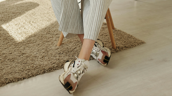 Las mujeres +50 están invirtiendo en estas zapatillas de las rebajas de Pikolinos porque son cómodas y versátiles