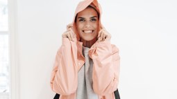 Plumíferos por menos de 30 euros de las rebajas de Miravia que arrasan entre las mujeres +50 para el frío y la lluvia