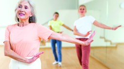 Bailar es una excelente manera de mover el cuerpo, mejorando la flexibilidad y la agilidad.