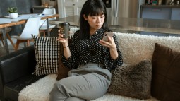 Los lunares serán el estampado de la primavera 2024 y estas nuevas camisas de Sfera que triunfan entre las mujeres +50 lo corroboran