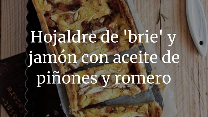 Hojaldre de 'brie' y jamón con aceite de piñones y romero