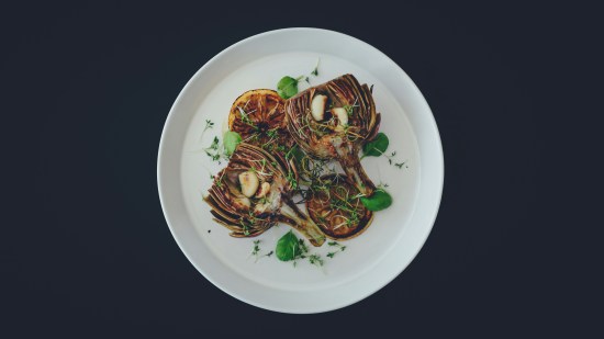 Seis recetas con alcachofas originales, sencillas y riquísimas para variar de las típicas con jamón