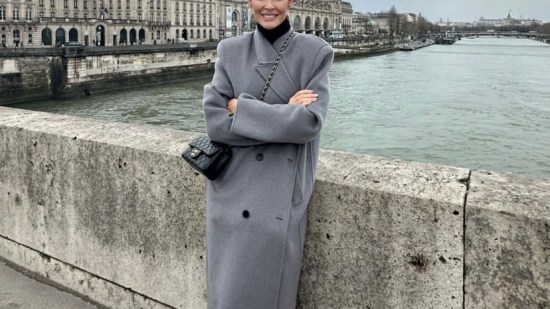 La nuevo de Mango y el look gris de Vicky Martín Berrocal corroboran que es el color favorito de las mujeres +50 en esta vuelta al frío