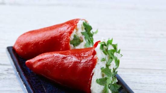 Cuatro recetas de pimientos del piquillo rellenos para verano: fríos, fáciles de hacer y deliciosos