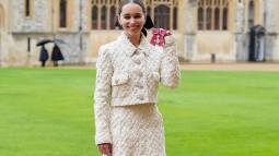 emilia-clarke-awarded-MBE