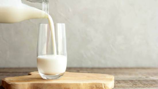 ¿Hay que tomar leche cruda?