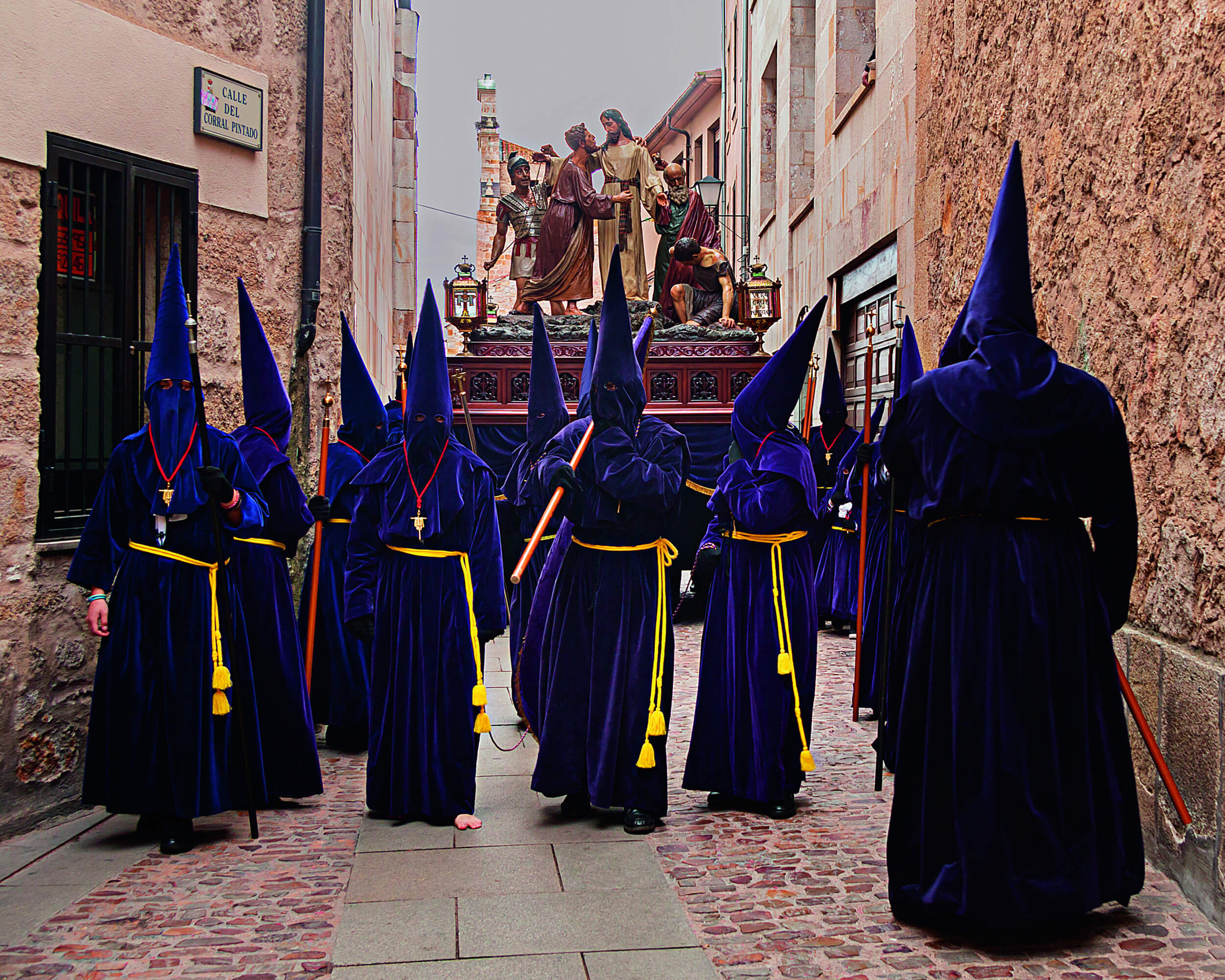 El silencio y el recogimiento marcan la Semana Santa en toda Castilla y León.