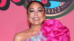 isabel-pantoja-celebra-sus-50-anos-en-la-musica-con-un-concierto-en-madrid_00000000_a5559878_240227172651_1280x720