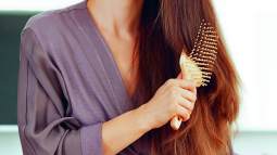 Cómo mantener el rubio y otros trucos para conseguir una melena de peluquería en casa