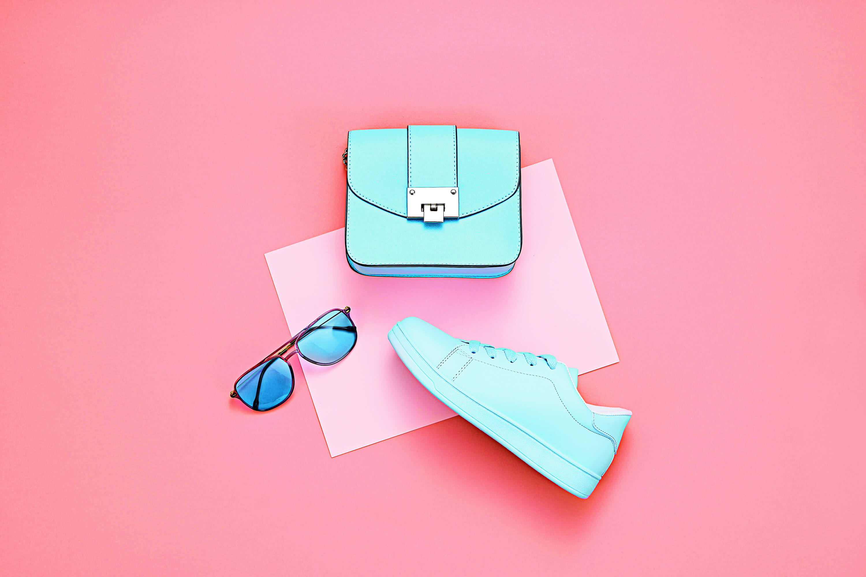 Una podóloga nos explica por qué no es buena calzar con zapatillas a diario