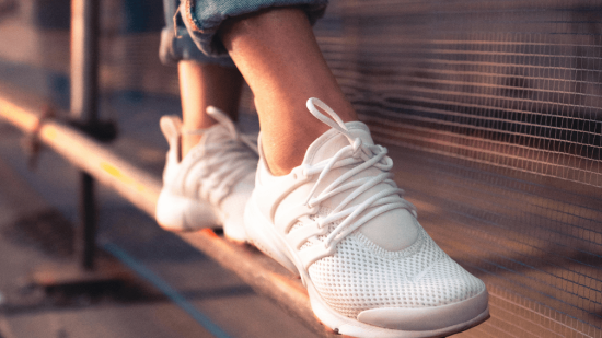 Lefties lanza un clon de las zapatillas Skechers más deseadas por las mujeres +50 por menos de 13 euros: cómodas y versátiles