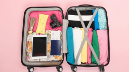 Ni Primark ni Tiger: te sorprenderá dónde hemos encontrado los organizadores de maleta que utiliza Marie Kondo para viajar