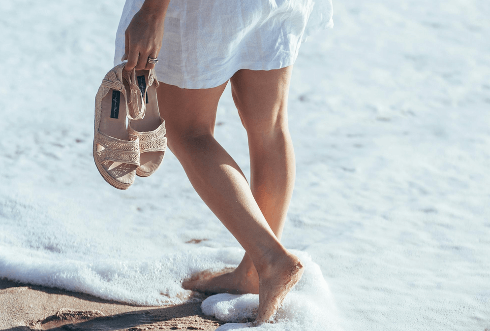 Las sandalias de Skechers con cuña sensata que están agotando las mujeres +50 porque son cómodas y versátiles para la oficina o para eventos