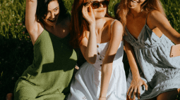 Los vestidos fresquitos de Zara, Sfera o Mango que arrasan para la llegada del calor