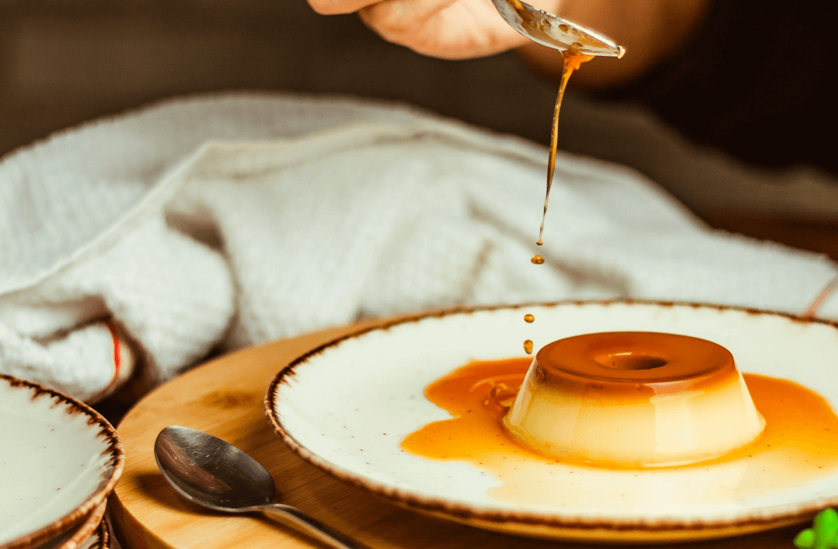 La receta de flan más rápida se hace al microondas en cinco minutos y con tan solo tres ingredientes