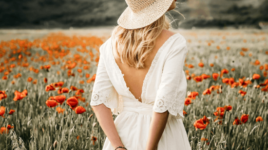 Los vestidos blancos de Sfera disponibles en El Corte Inglés que comprar baratos ahora para llevar todo el verano con alpargatas