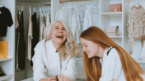 La técnica de Marie Kondo para sacar el máximo partido a la zona de baldas de un armario y que no se descoloque fácilmente