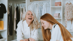 La técnica de Marie Kondo para sacar el máximo partido a la zona de baldas de un armario y que no se descoloque fácilmente