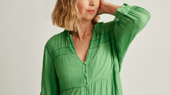 Los vestidos tipo túnica de Zara, C&A o Parfois que las mujeres +60 no paran de llevar porque son cómodos y arreglados