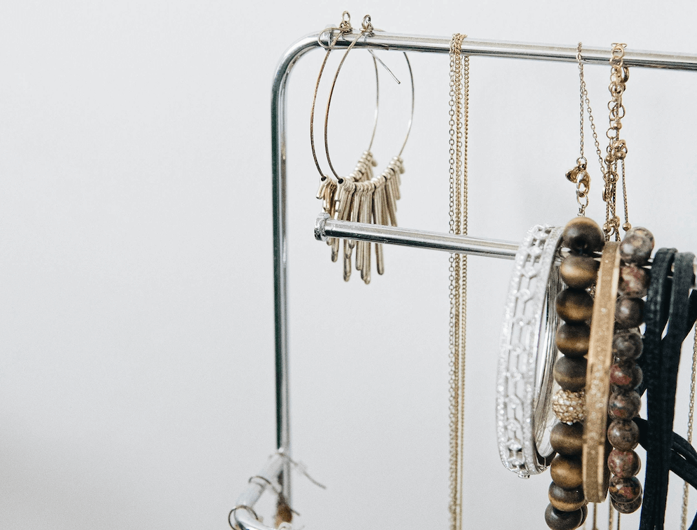 Este es el joyero más viral y barato para mantener en orden collares y demás accesorios