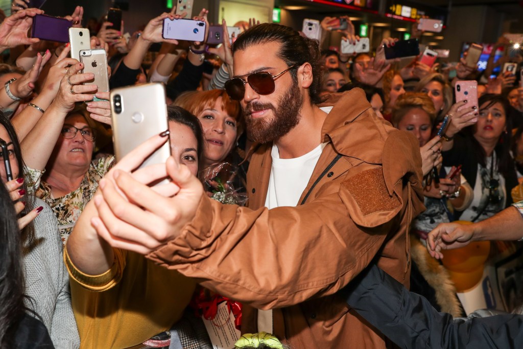 Can Yaman se corona como el mejor actor turco según IMDB y estos son los motivos
